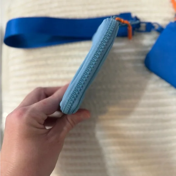 NWOT Blue and Orange Wristlet Set - Picture 3 of 5